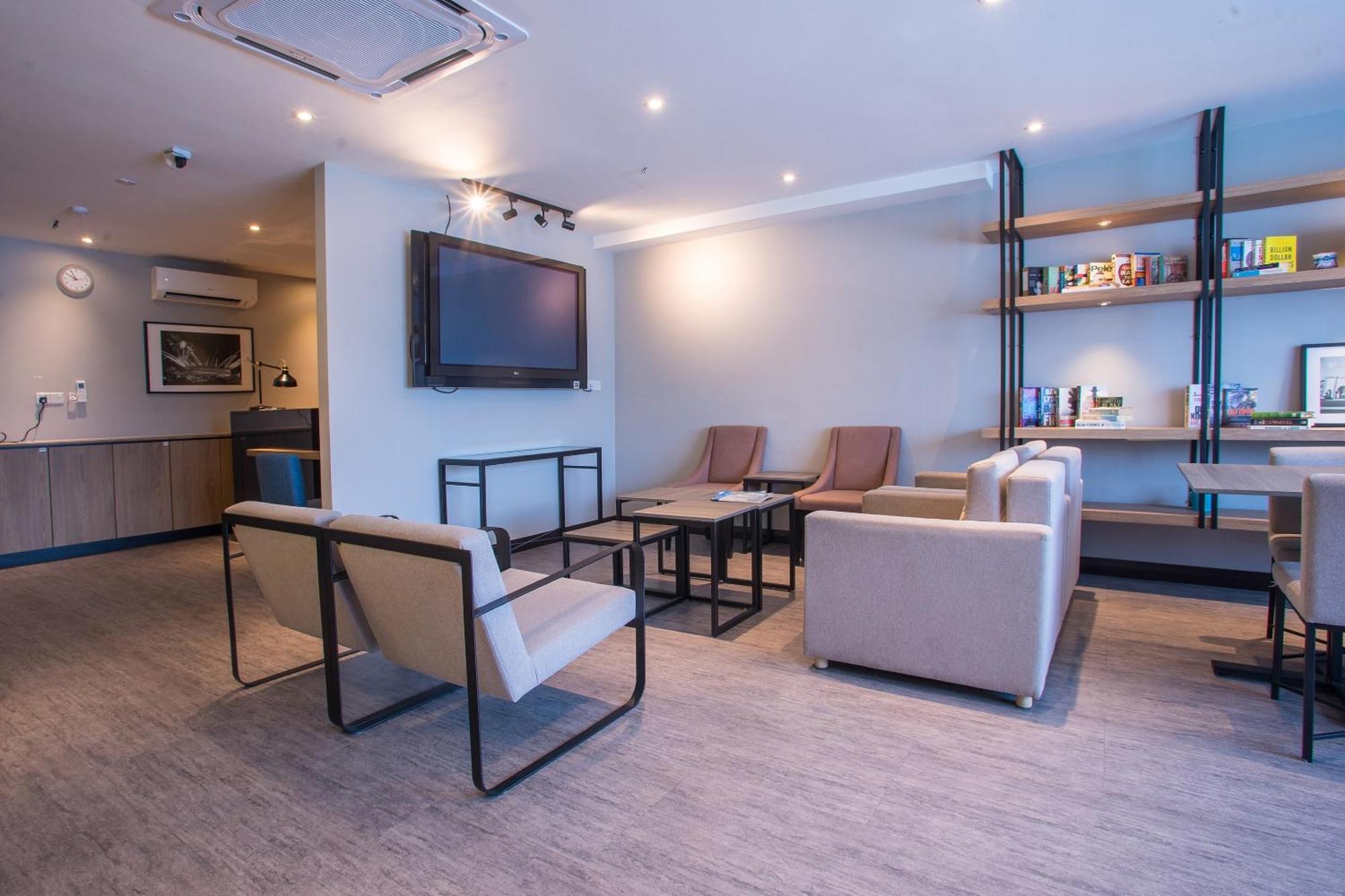 Oyo 89576 Mokka Hotel Куала-Лумпур Экстерьер фото
