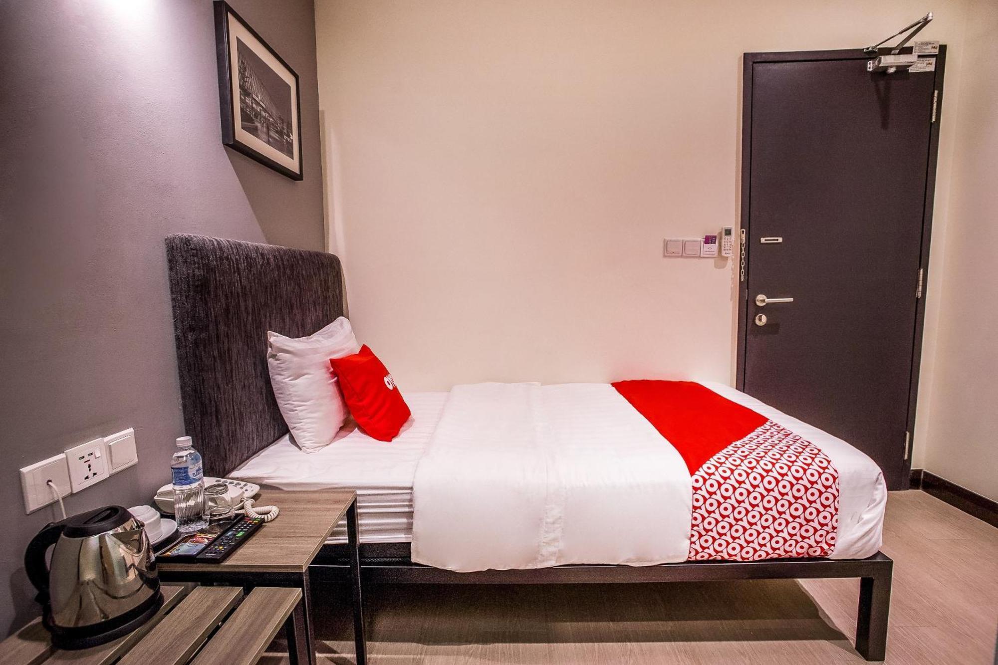 Oyo 89576 Mokka Hotel Куала-Лумпур Экстерьер фото